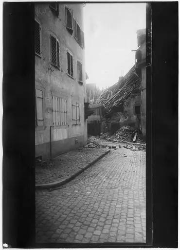 1915.06.17, Maison, Rue et maisons détruites