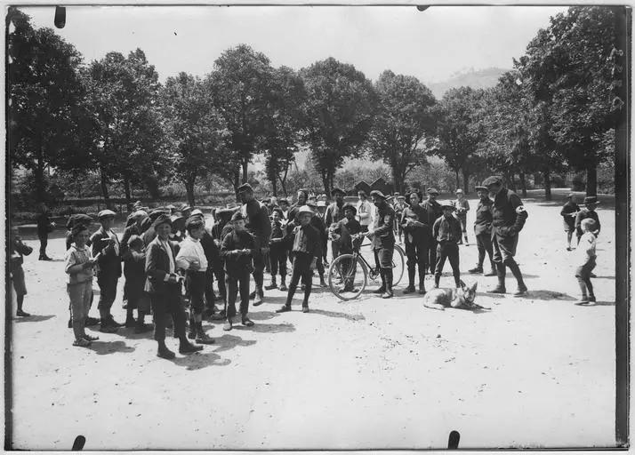 1915.06.20, Ecole de garçons, Récréation