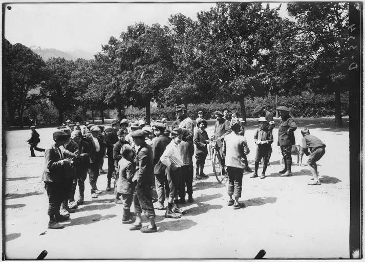 1915.06.20, Ecole de garçons, Récréation