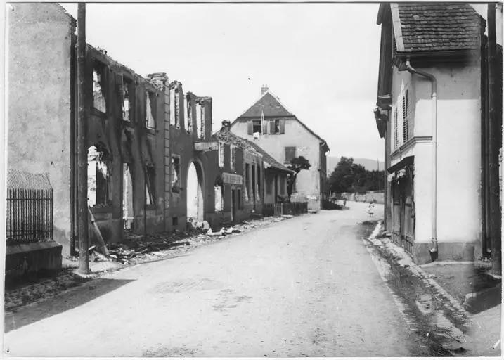 1915.06.24, Maison, Rue principale et maisons détruites