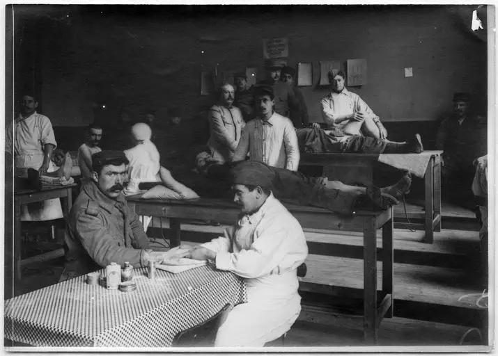 1916.03.01, Hôpital militaire ; Lycée, Hôpital n° 1 : la salle de massage