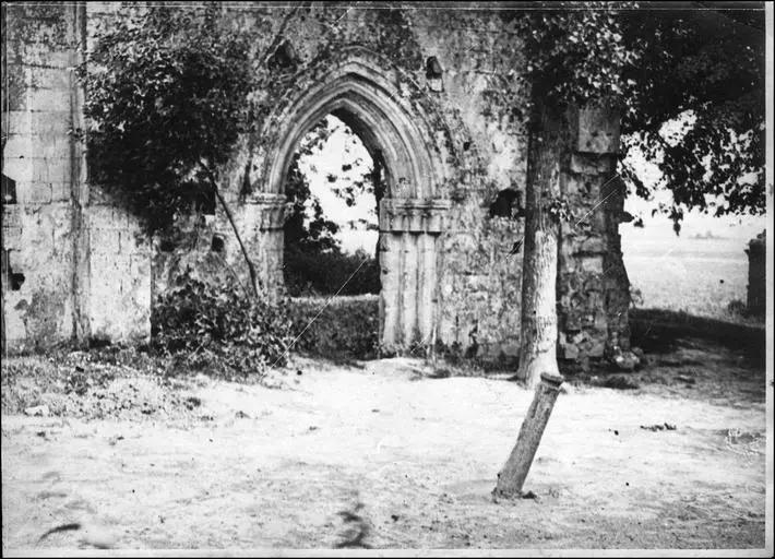 1916.07, Eglise, Portail