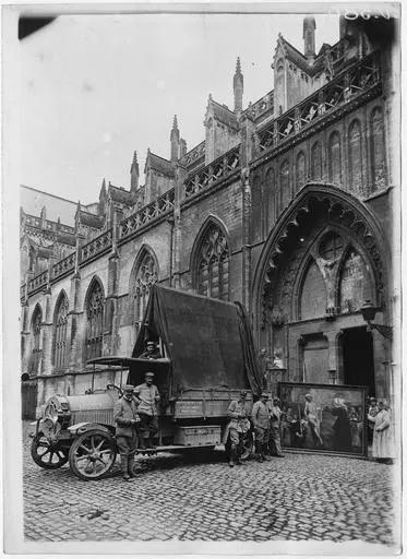 1918.05.07, Eglise, Organisation du Front Nord ; Chargement d'une toile de Gaspard de Crayer