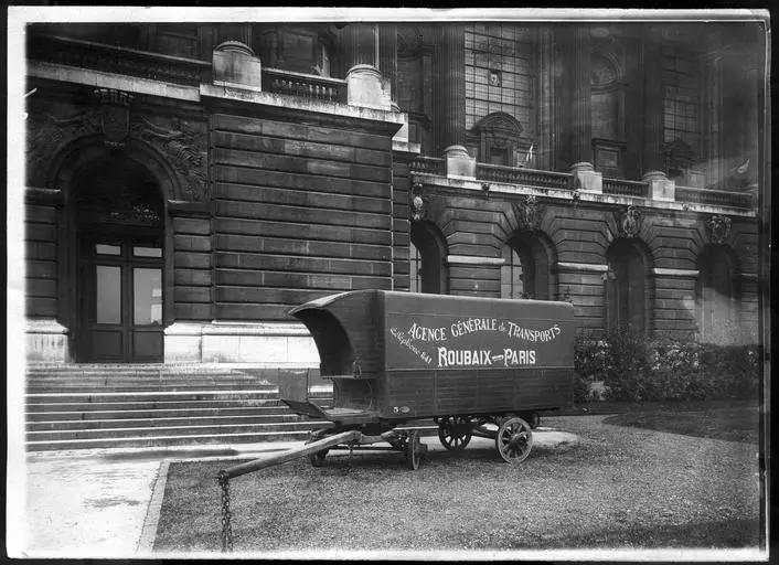 1918.10, Palais des Beaux Arts, Voiture de déménagement ayant servi aux Allemands