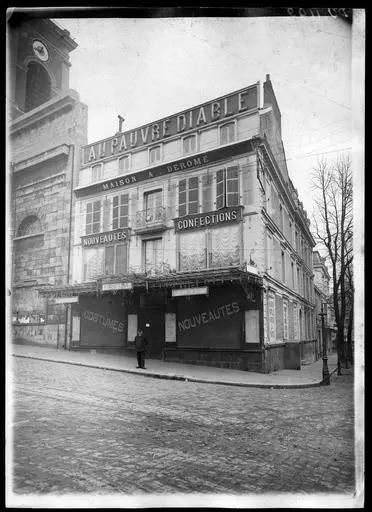 1918, Magasin "Au Pauvre Diable", Musée provisoire des La Tour : façade du magasin où les allemands avaient installé le musée