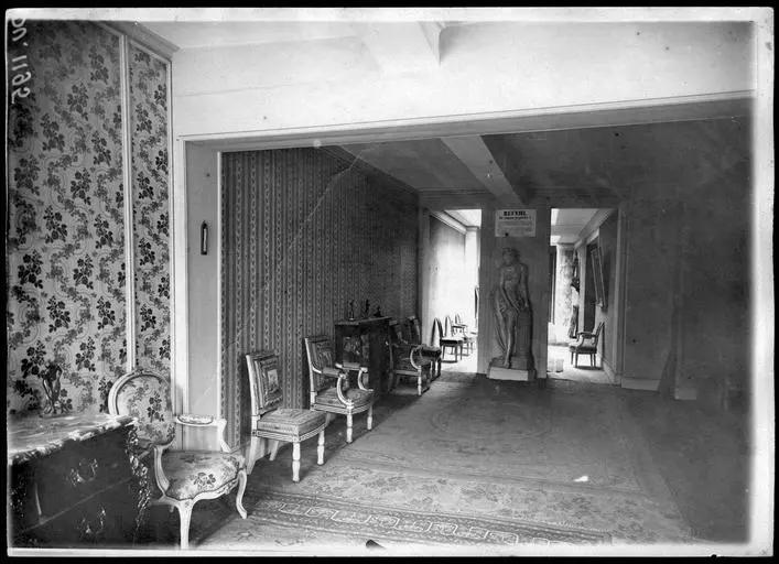 1918.11.17, Magasin "Au Pauvre Diable", Musée provisoire des La Tour : intérieur du musée pendant l'occupation allemande