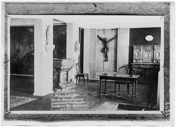 1918, Magasin "Au Pauvre Diable", Musée provisoire des La Tour : intérieur du musée pendant l'occupation