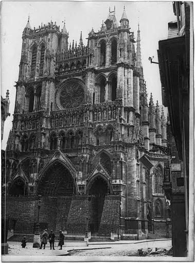 Cathédrale, Protection de la façade