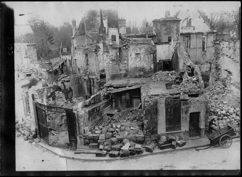 Ruines d'une maison dans le quartier de la cathédrale