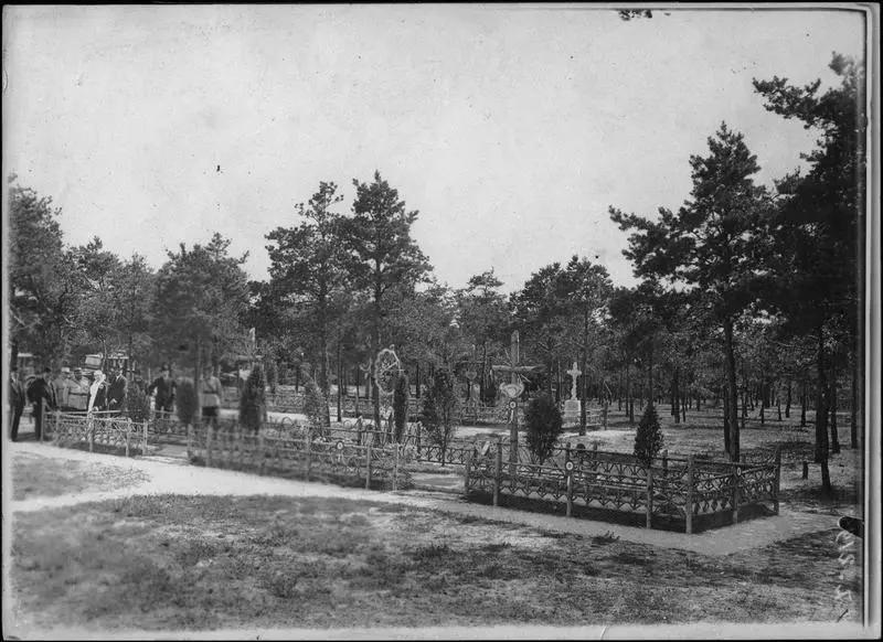 Route de Normée, tombes de soldats