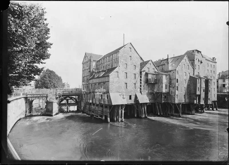 Les vieux moulins et le pont