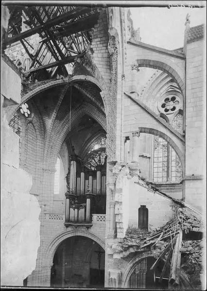 1916.11.07, Cathédrale Saint-Gervais et Saint-Protais, Bas côté nord de la cathédrale