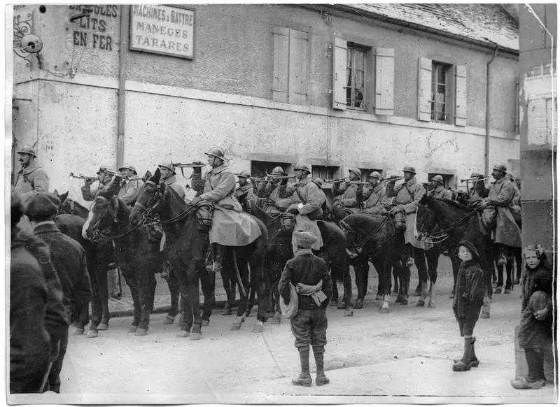 Sonnerie de trompettes, janvier 1918