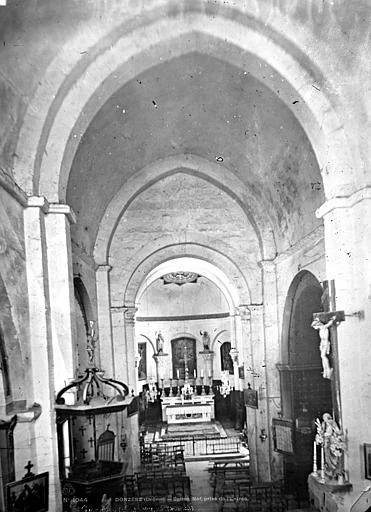 1881.02, Eglise, Vue intérieure de la nef vers le choeur