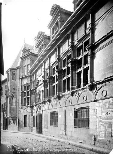 1887.09, Palais de Justice, Façade sur rue vue en perspective