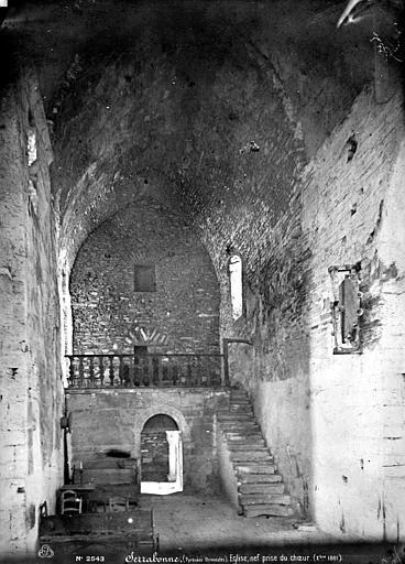 1881.12, Abbaye de Serrabona, Eglise : Vue intérieure de la nef, vers l'entrée