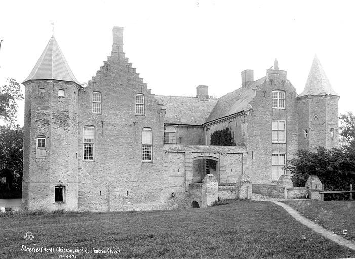 Façade du côté de l'entrée