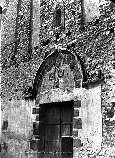 Eglise : portail ouest