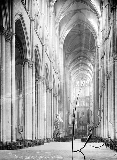 1886, Cathédrale Notre-Dame, Vue intérieure de la nef, vers le choeur