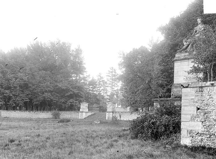 1912 (avant), Domaine national, château, Parc : enceinte