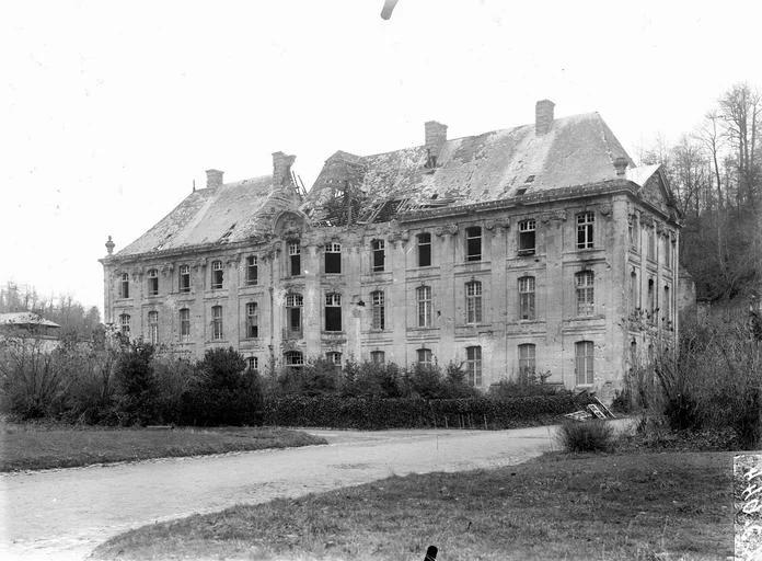 Abbaye (ancienne), Bâtiment de droite