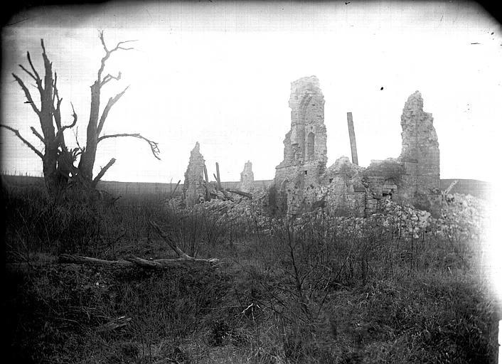 1920. 07, Abbaye de Vauclair  (restes), Décombres