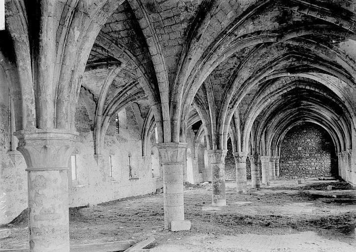 Abbaye de Vauclair (ancienne), Grande salle: intérieur