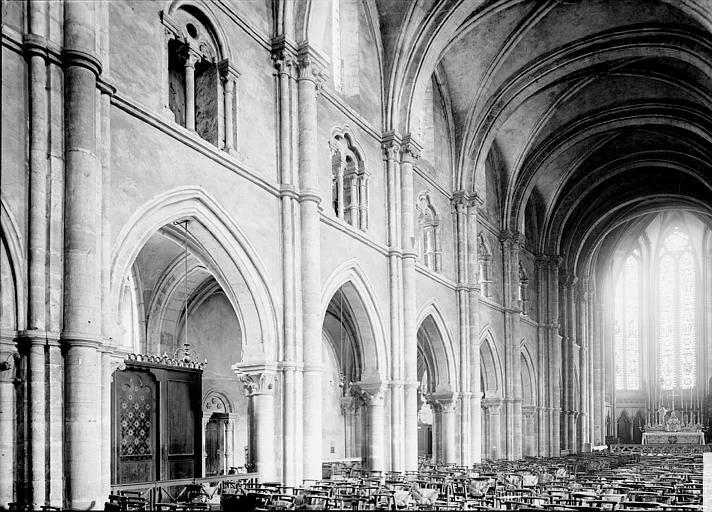 Eglise, Nef vue de l'entrée