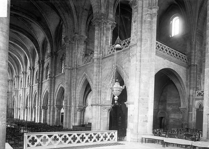 Eglise, Nef vue du choeur