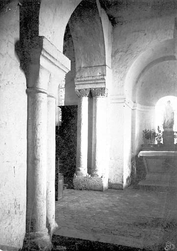 Sans date, Eglise, Vue intérieure du bas-côté sud : chapiteaux et colonnes