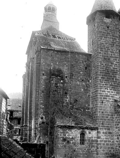 1911-1915, Eglise Saint-Pierre dite aussi église Saint-Sauveur, Angle sud-ouest, avant restauration des toitures