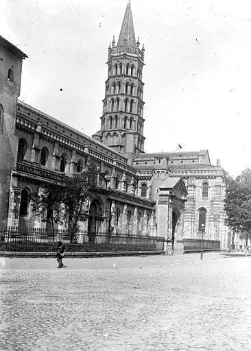 Clocher et façade latérale