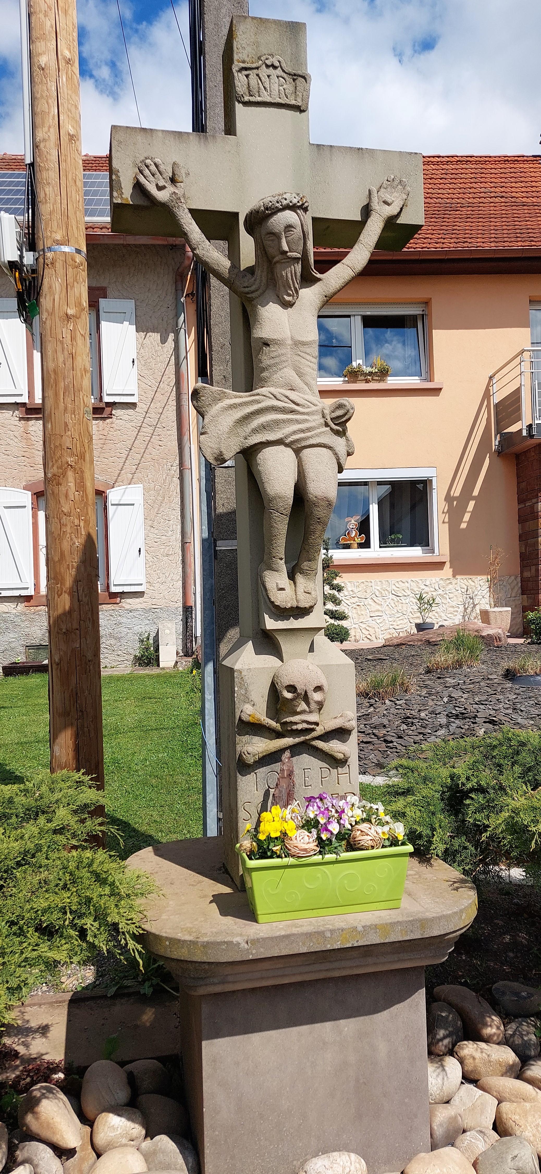 Dannelbourg crucifix rue hofgasse1