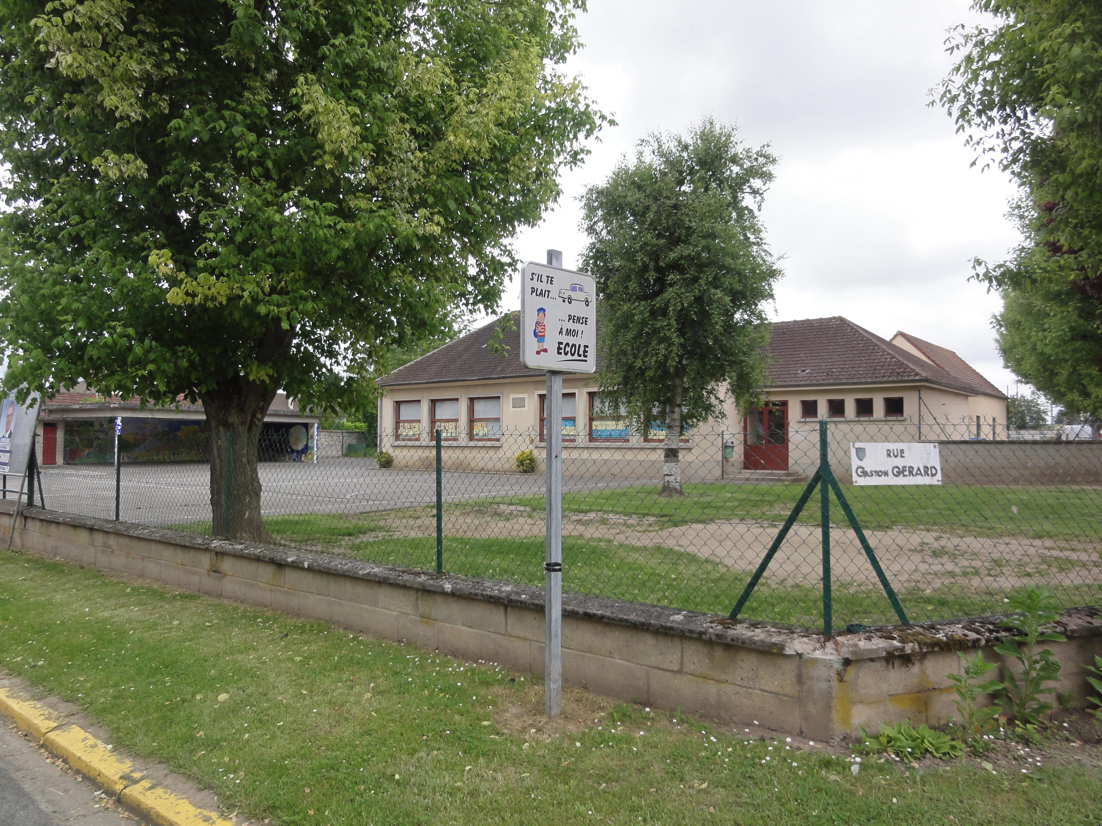 Bazicourt (Oise) École