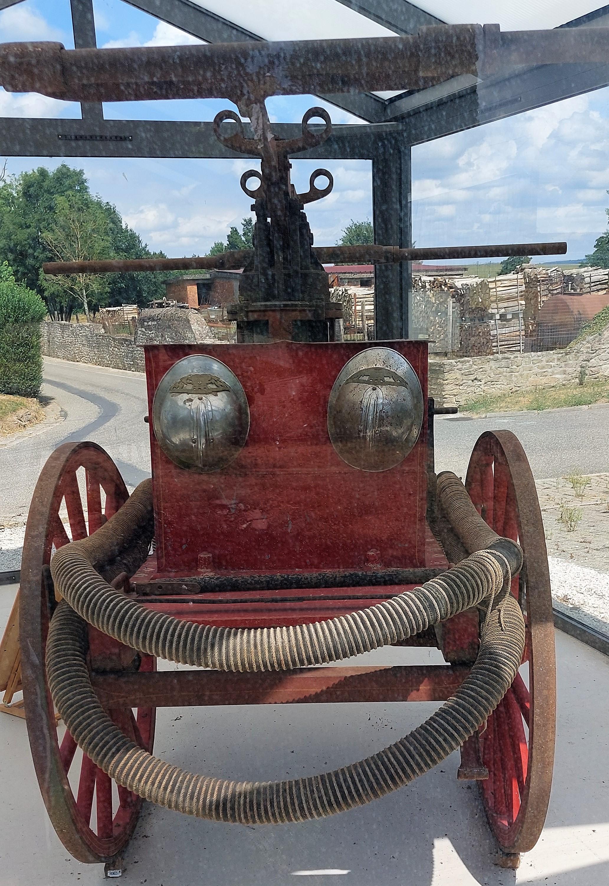 Bourscheid ancien véhicule pompiers1