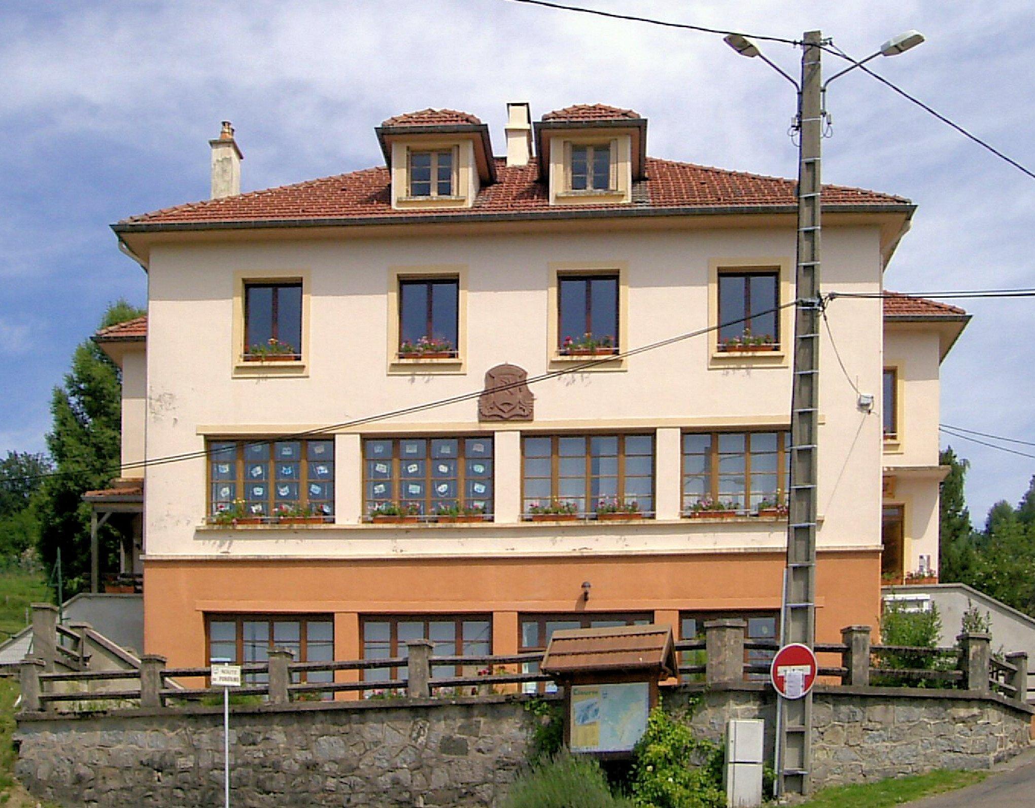 Cleurie, Mairie-école