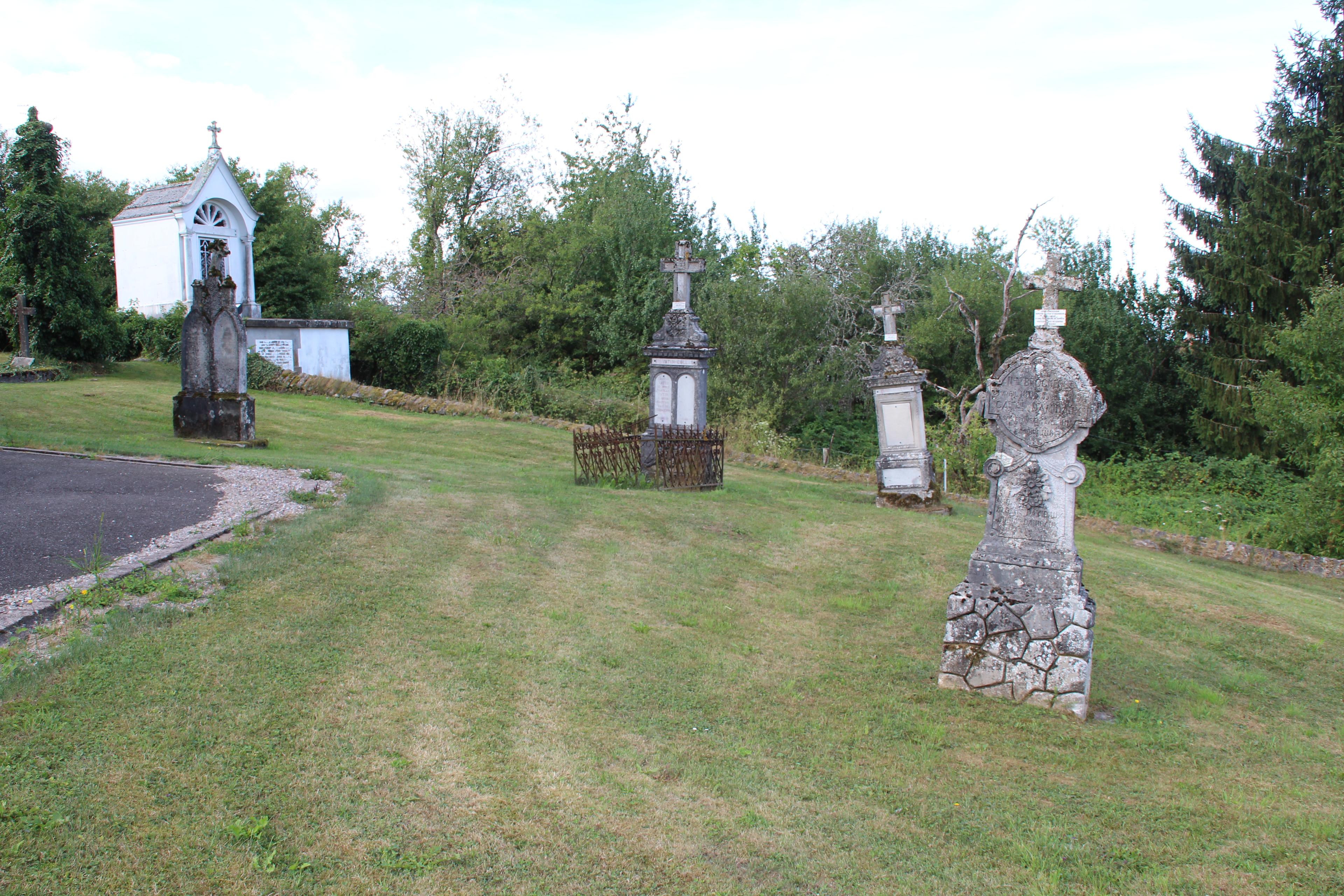 Cimetière de Bouligney en 2013 1