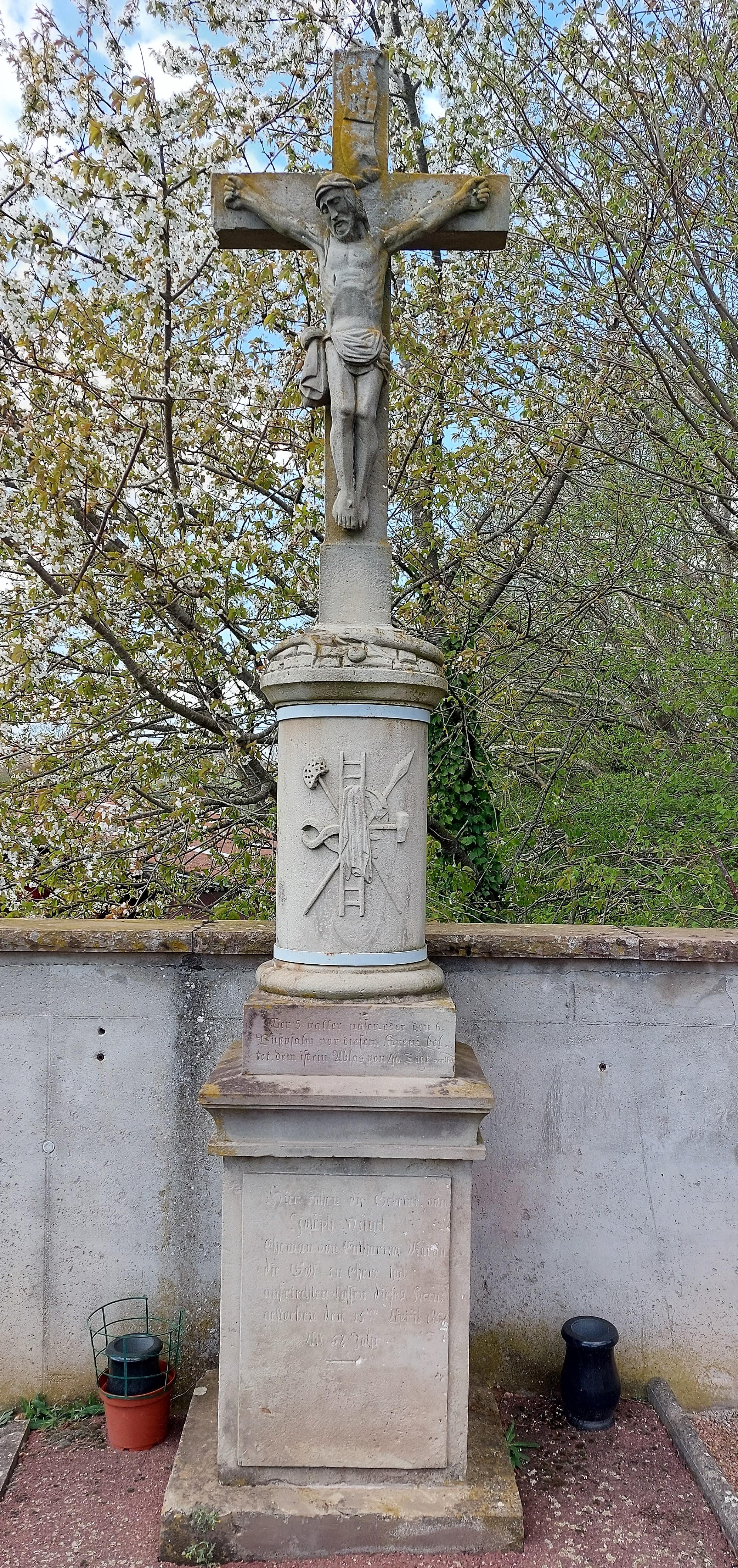 Dannelbourg croix de cimetière