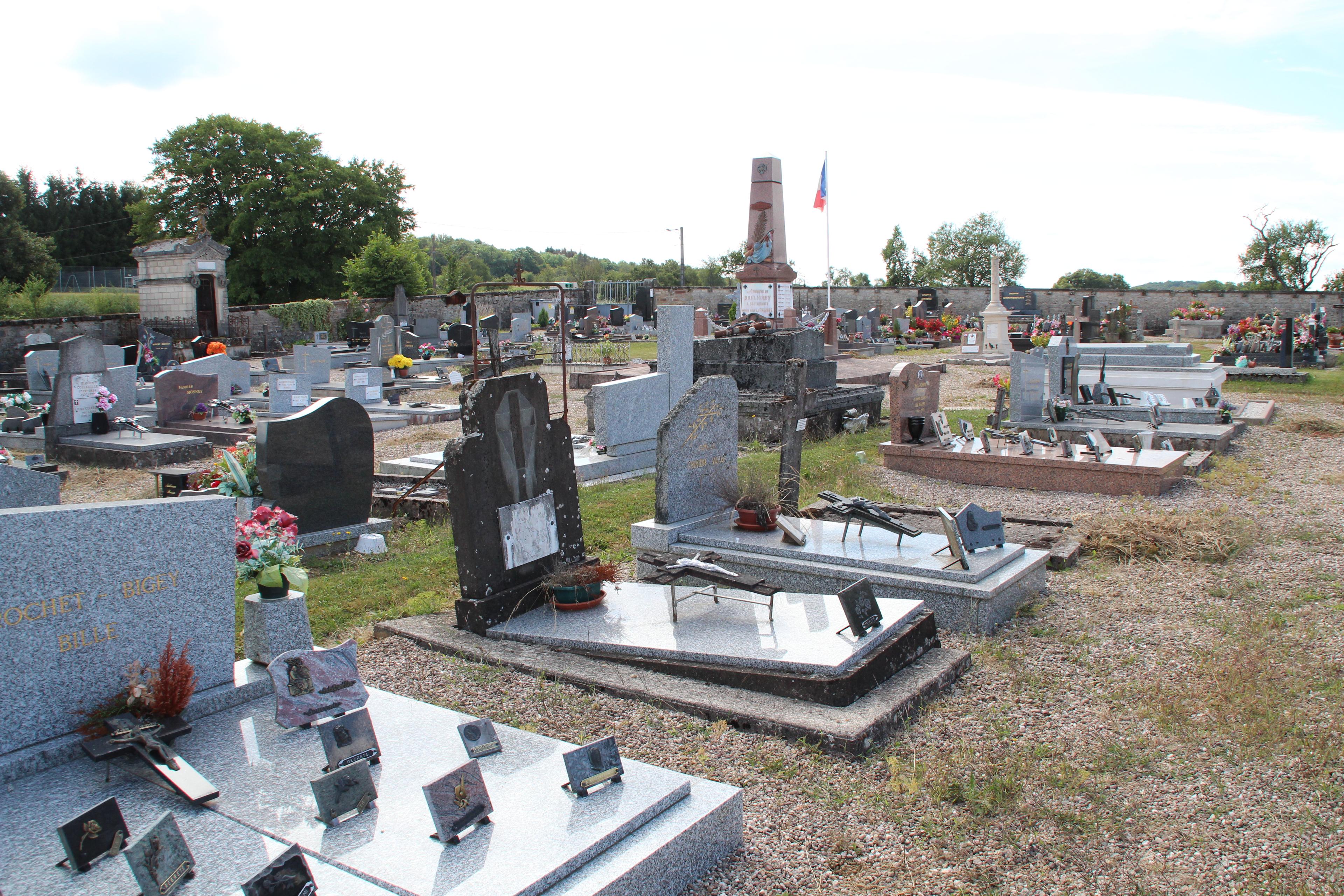 Cimetière de Bouligney en 2013 5