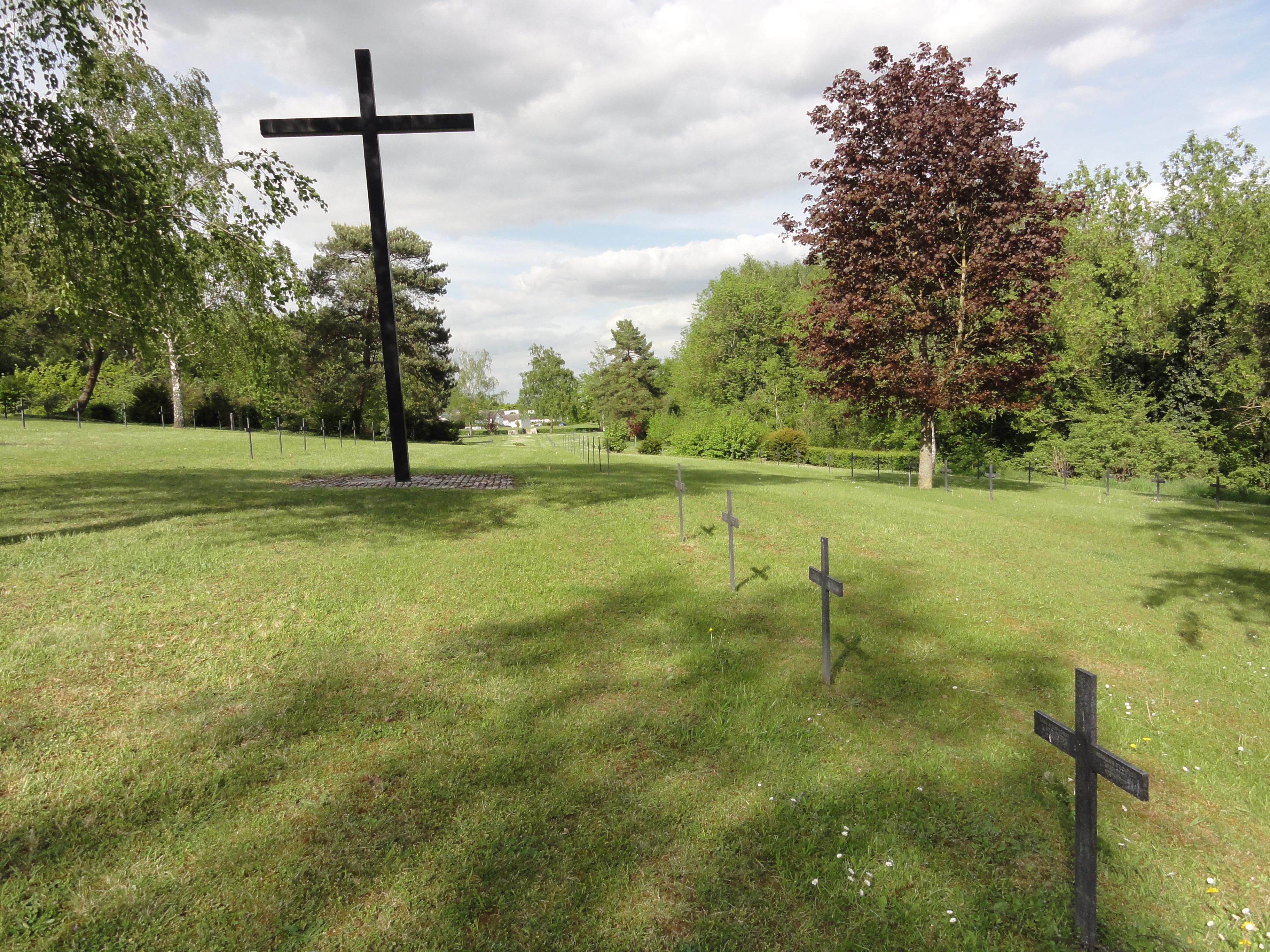 Deutscher Soldatenfriedhof Laon Bousson 08