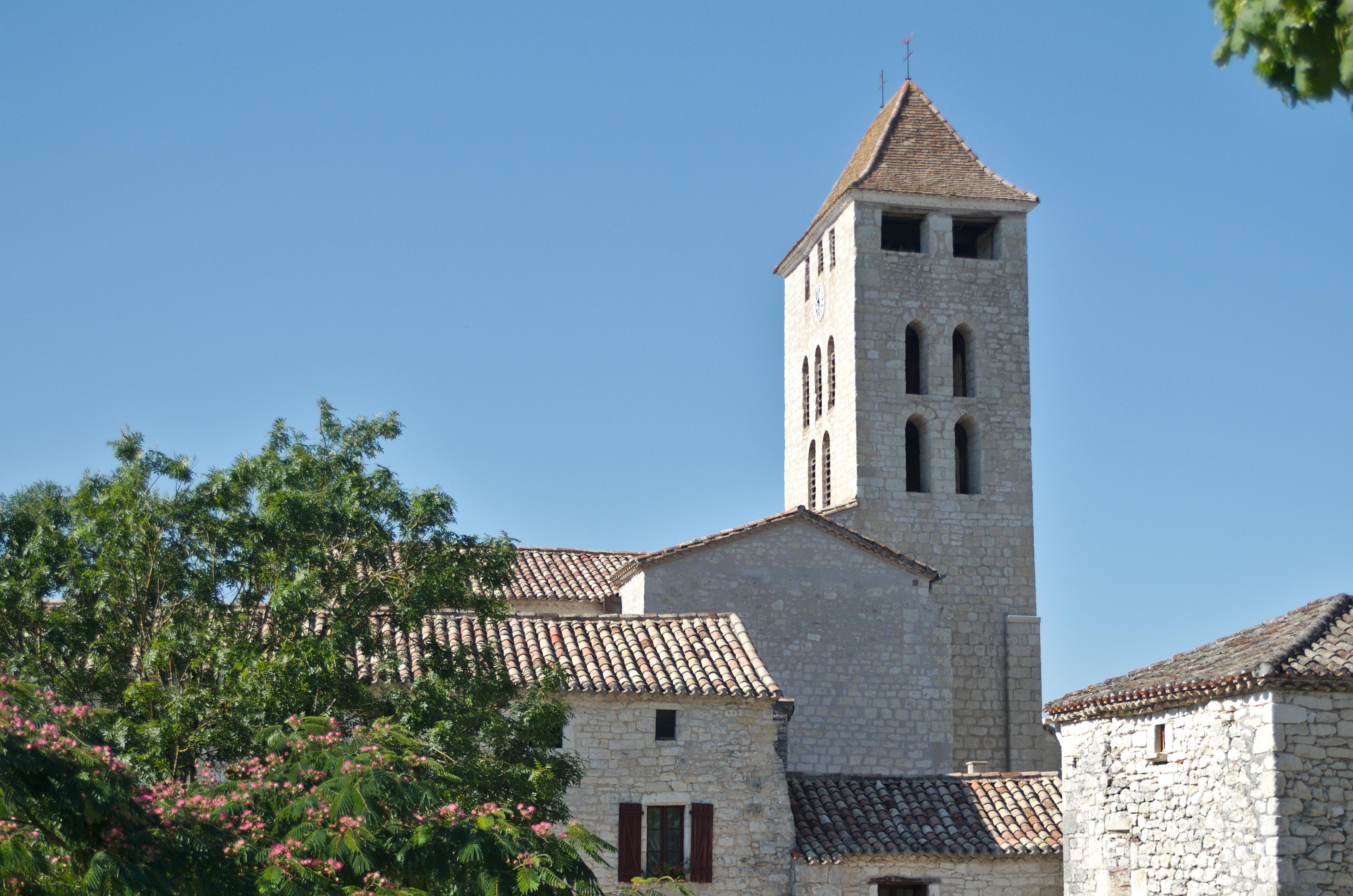 - Église Saint-Pantaléon