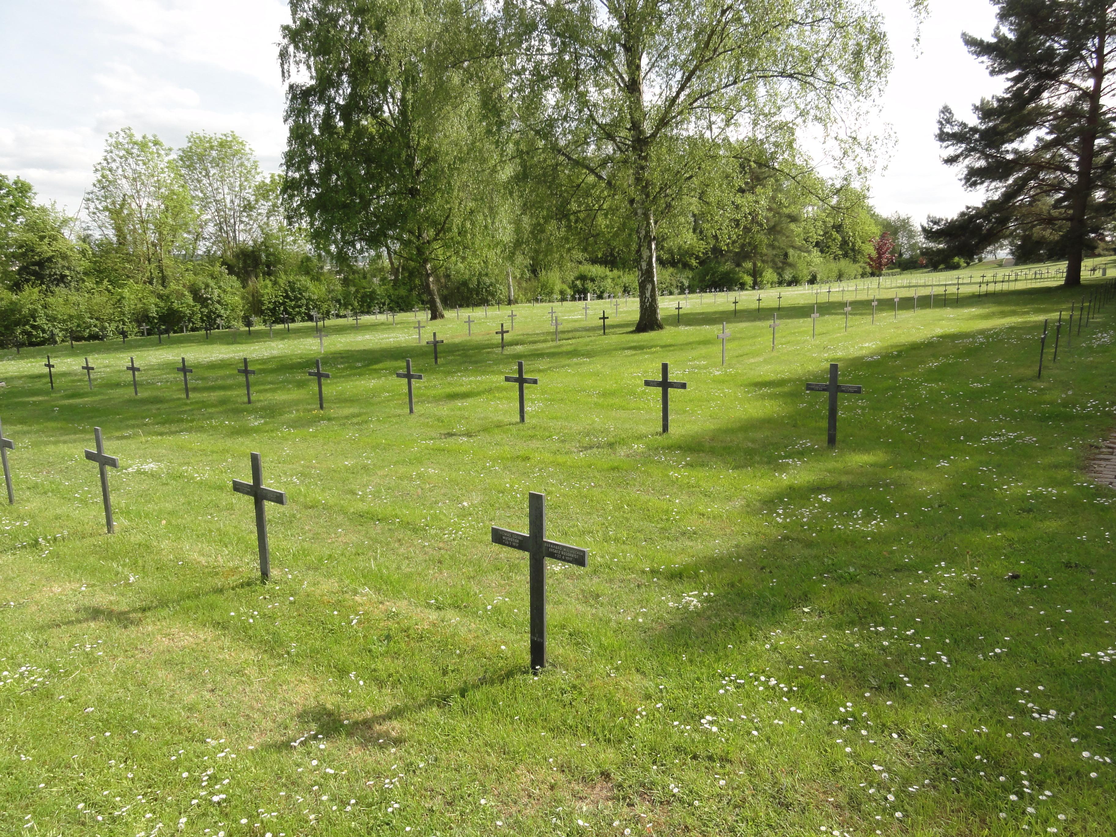 Deutscher Soldatenfriedhof Laon Bousson 04