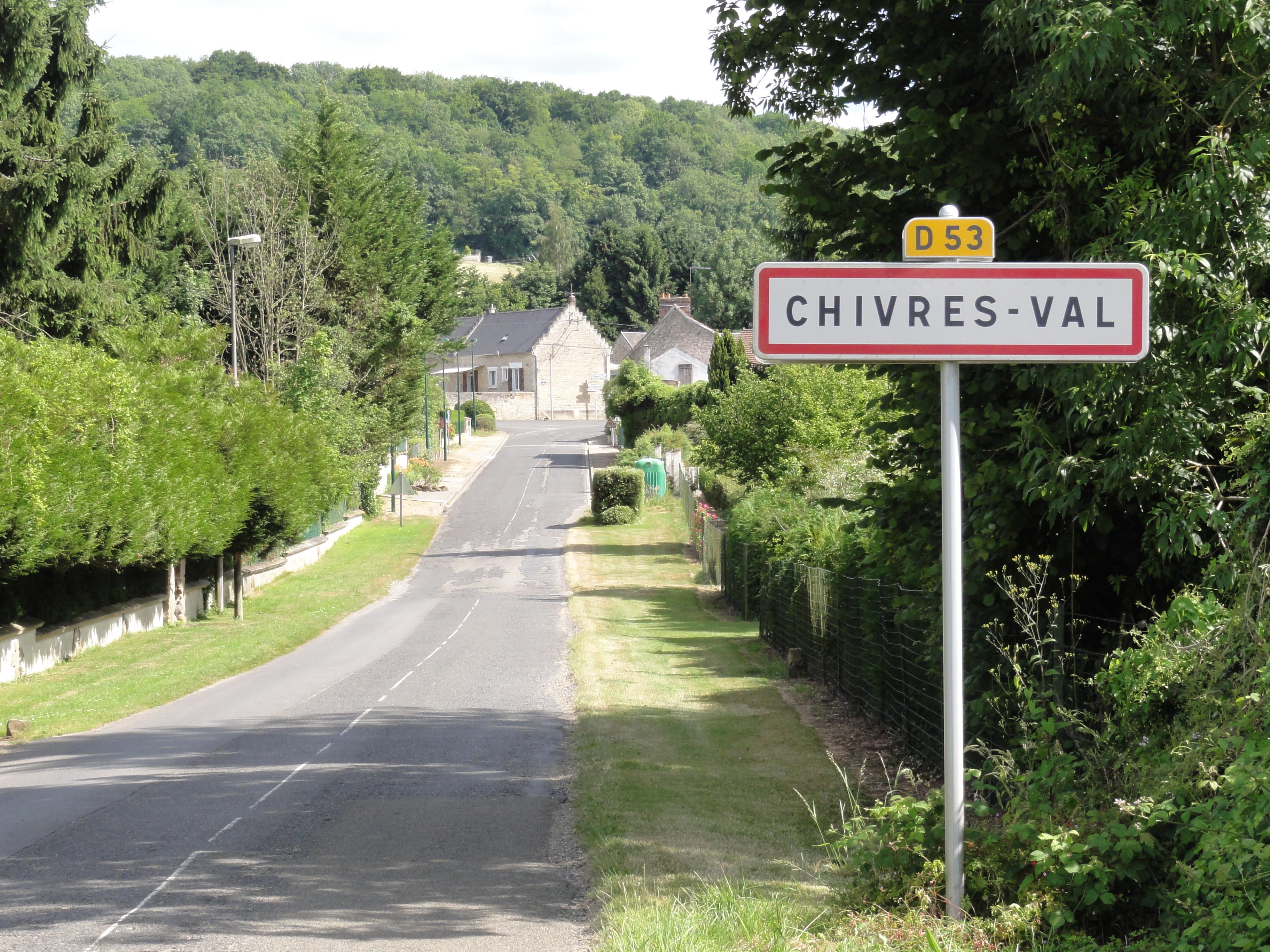 Chivres-Val (Aisne) city limit sign