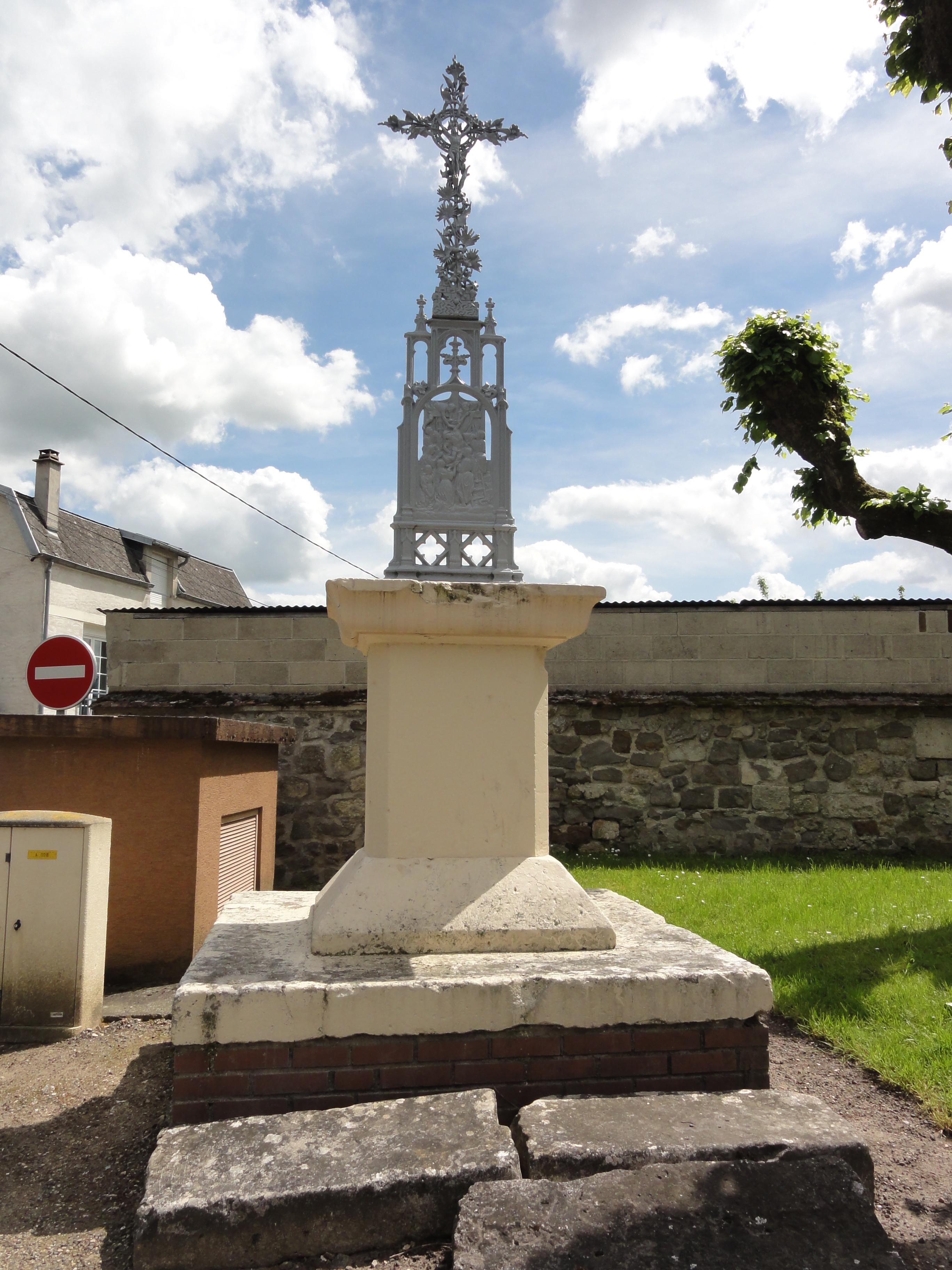 Chaillevois (Aisne) croix de chemin